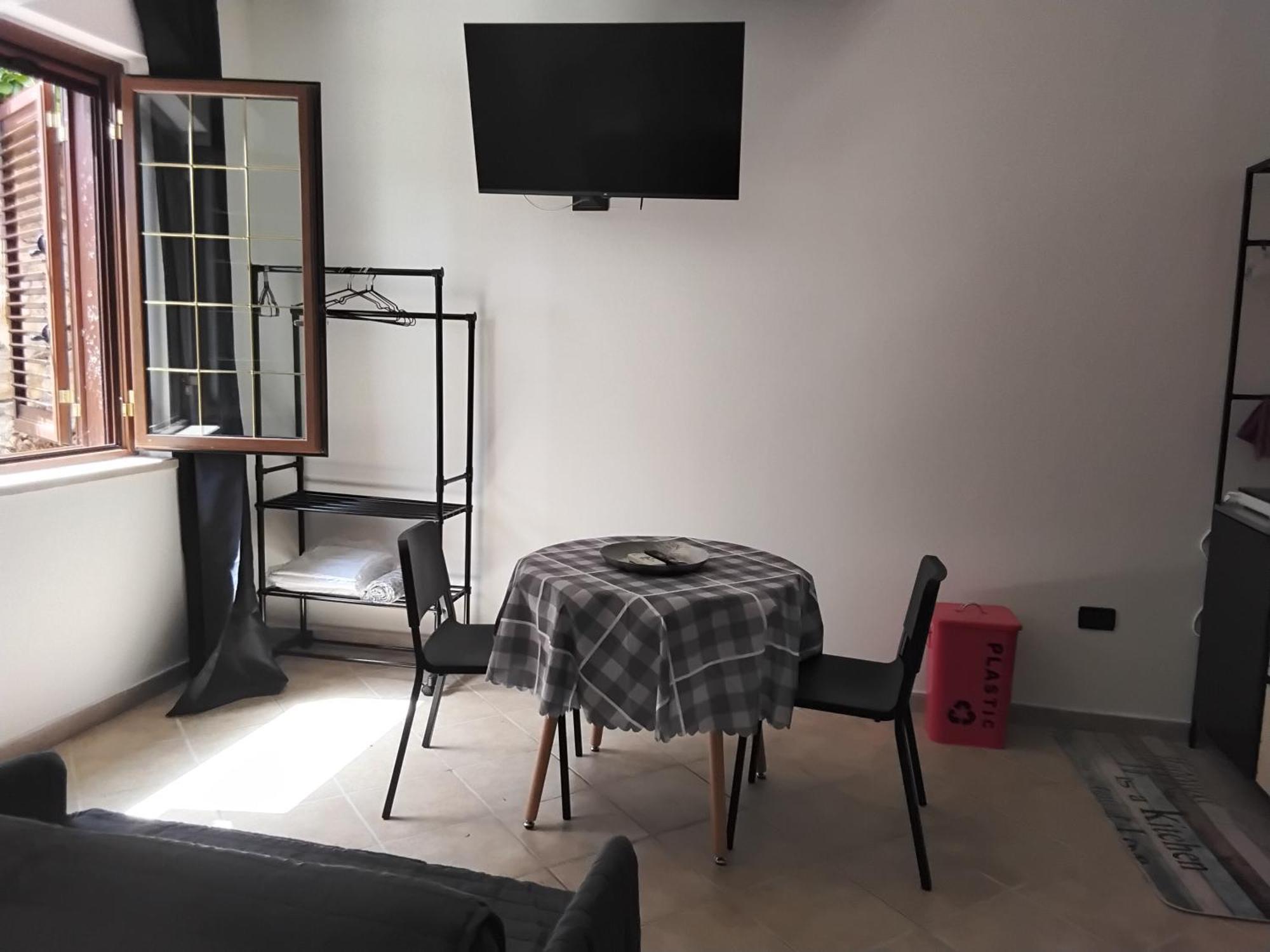 L'Oasi Apartment มอนเตซิลวาโน ภายนอก รูปภาพ